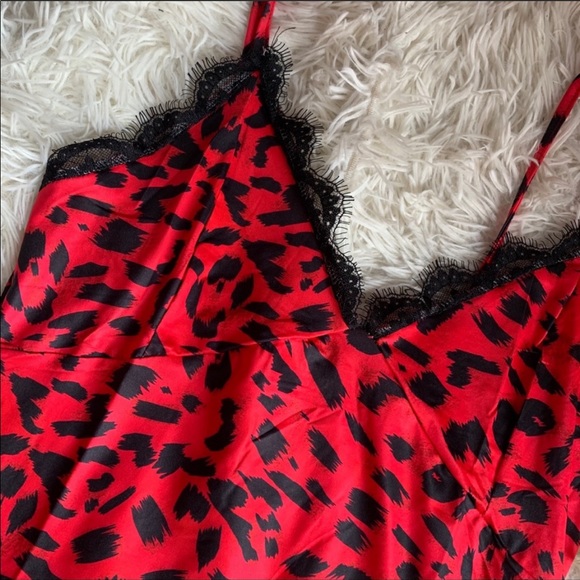 Red V Neck Lace Slit Thigh Leopard Mini Dress - Picture 3 of 6